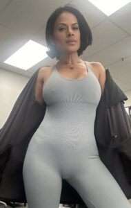 DiDiDelish10 is flashing one last time at the Office for you guys!